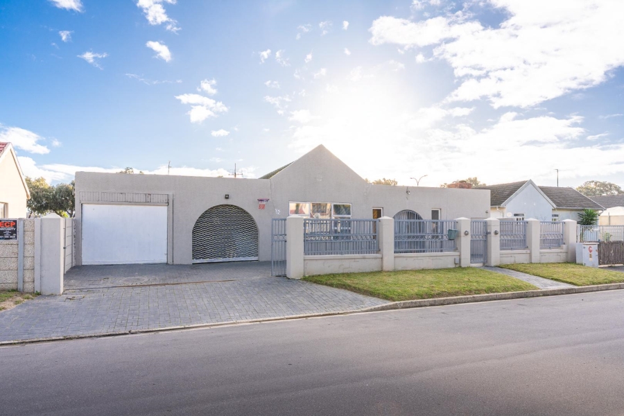 3 Bedroom Property for Sale in Bothasig Western Cape